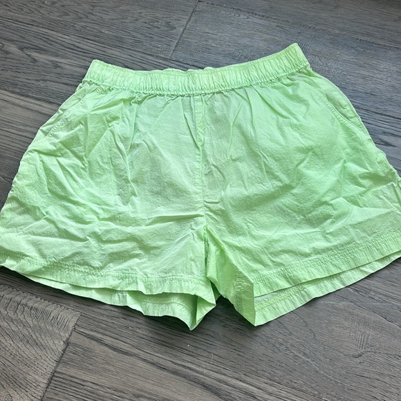 TNA | Aritzia Claremont shorts in fresh mint green - Picture 6 of 13